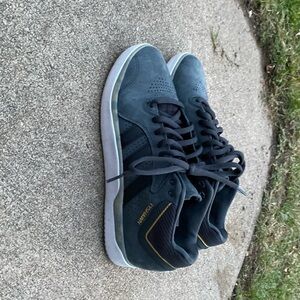 Men’s adidas Tyshawn sneakers size 9.5